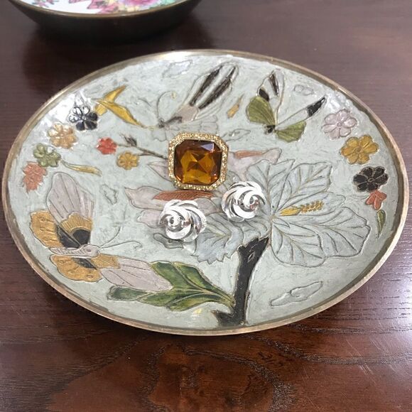 VINTAGE mid-century Engraved Brass Catch all decorative plate - Picture 3 of 6